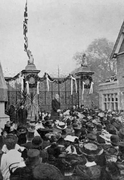 Lord Clarendon Making His Speech, from an article entitled A Memorial of a Great Life: The Salisbury Statue at Hatfield published in The Graphic, October 27th 1906 by English Photographer